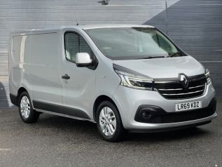 Used RENAULT TRAFIC in Surrey for sale